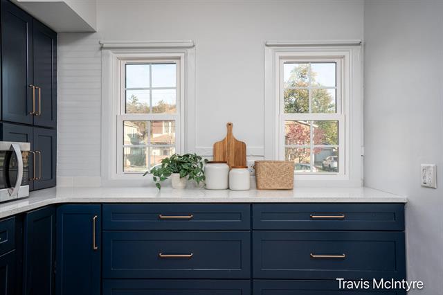 Builiding view eleven for 2053 Paris, Grand Rapids, MI. 49507