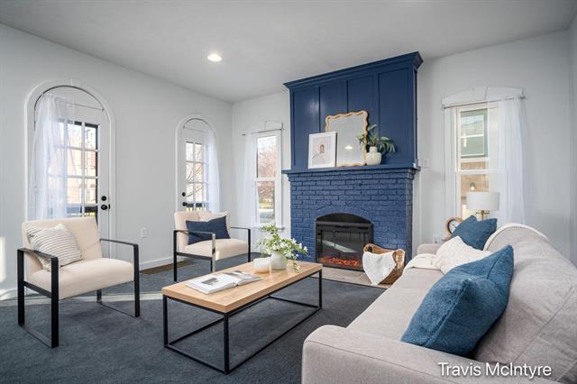 Builiding view five for 2053 Paris, Grand Rapids, MI. 49507