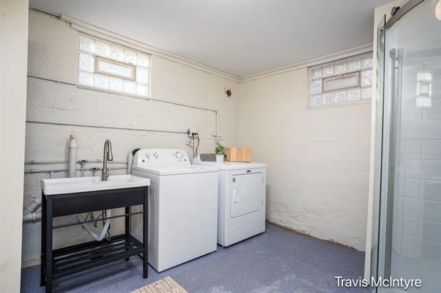 Builiding view nineteen for 2053 Paris, Grand Rapids, MI. 49507