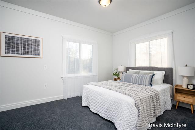 Builiding view sixteen for 2053 Paris, Grand Rapids, MI. 49507