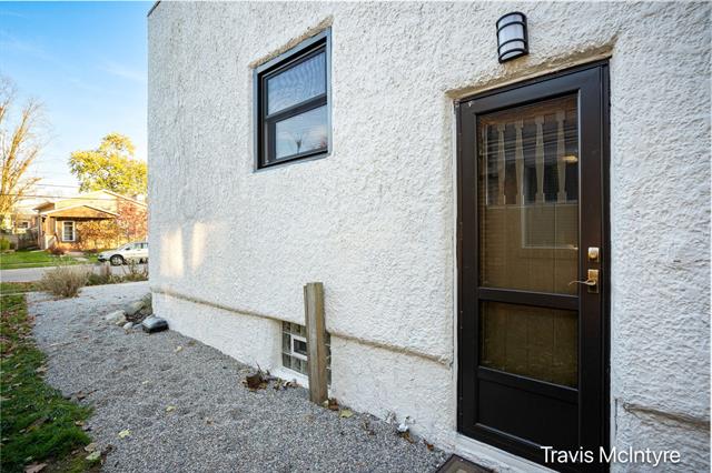 Builiding view twenty two for 2053 Paris, Grand Rapids, MI. 49507