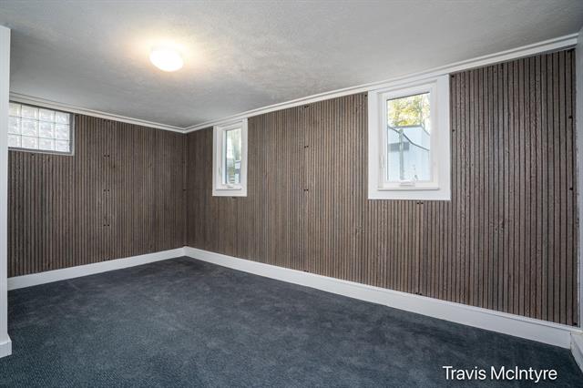 Builiding view twenty for 2053 Paris, Grand Rapids, MI. 49507