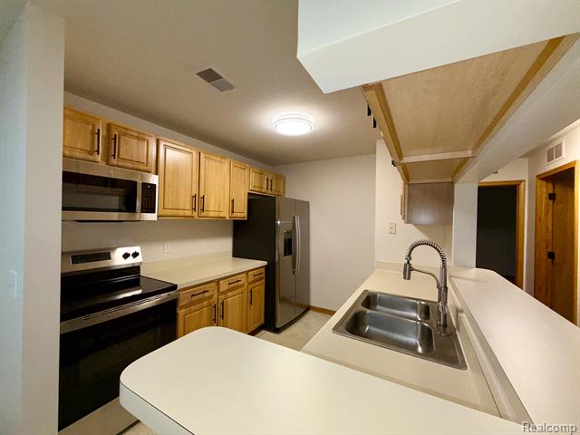 Builiding view five for 314 Marigold, Westland, MI. 48185