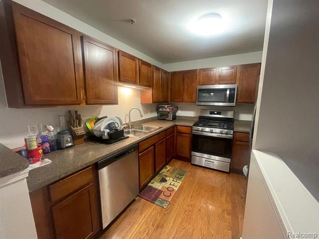 Builiding view nine for 22264 Abbey, Dearborn, MI. 48124