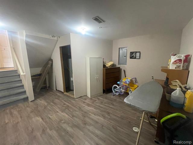 Builiding view twenty four for 22264 Abbey, Dearborn, MI. 48124