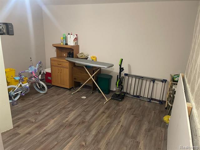 Builiding view twenty two for 22264 Abbey, Dearborn, MI. 48124