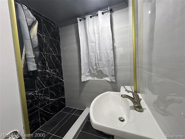 Builiding view eleven for 9961 Rutland, Detroit, MI. 48227