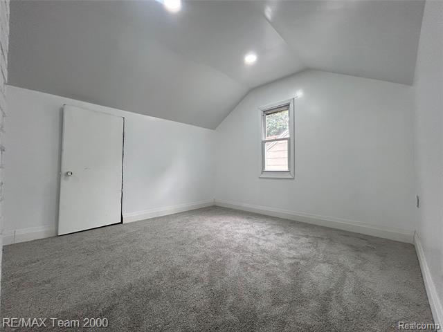 Builiding view fifteen for 9961 Rutland, Detroit, MI. 48227