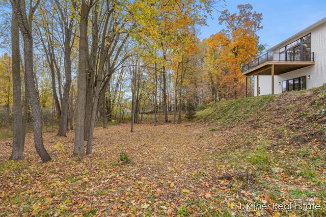 Builiding view sixty five for 9465 Wabasis Pointe, Greenville, MI. 48838