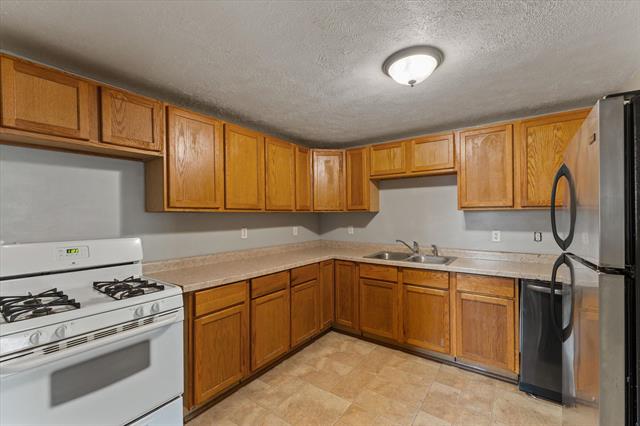 Builiding view six for 68078 Shirley, Edwardsburg, MI. 49112