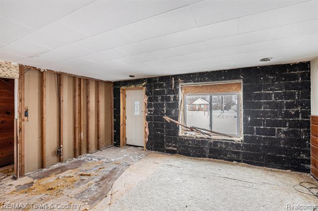 Builiding view two for 1101 Nutana, Mount Morris, MI. 48458