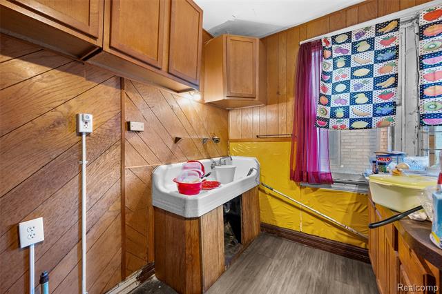 Builiding view fifteen for 2445 Concord, Detroit, MI. 48207