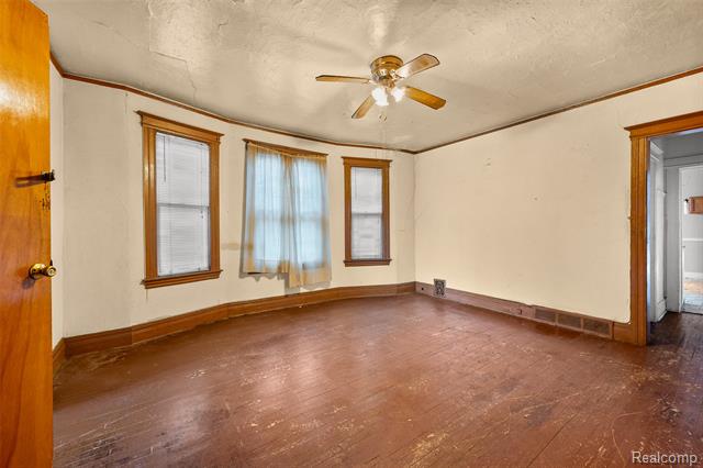 Builiding view nineteen for 2445 Concord, Detroit, MI. 48207