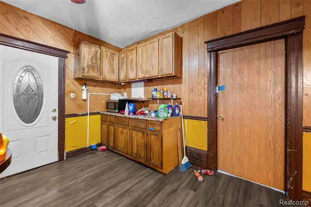 Builiding view sixteen for 2445 Concord, Detroit, MI. 48207