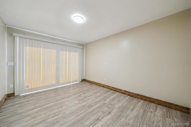 Builiding view twelve for 8270 Mcclements, Brighton, MI. 48114