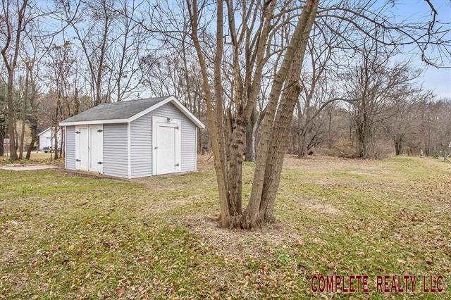 Builiding view four for 6096 Gale, Davison, MI. 48423