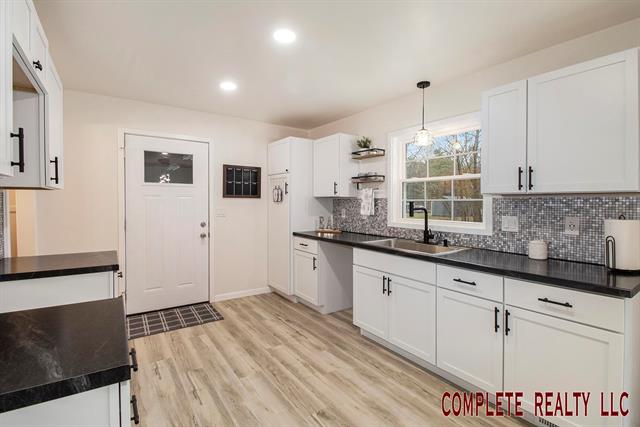 Builiding view fourteen for 6096 Gale, Davison, MI. 48423