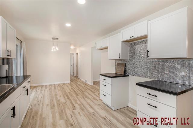 Builiding view sixteen for 6096 Gale, Davison, MI. 48423