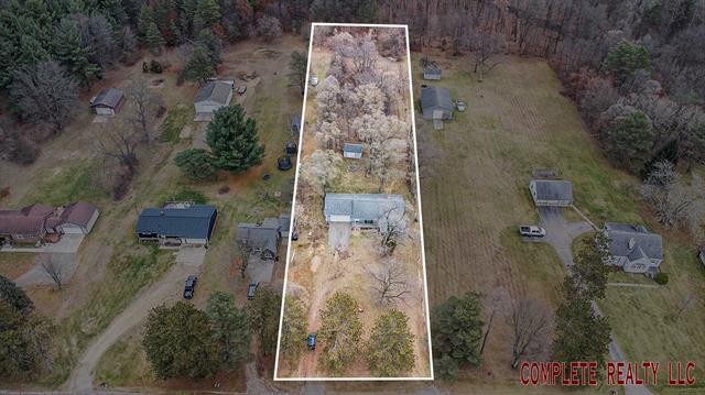 Builiding view thirty eight for 6096 Gale, Davison, MI. 48423