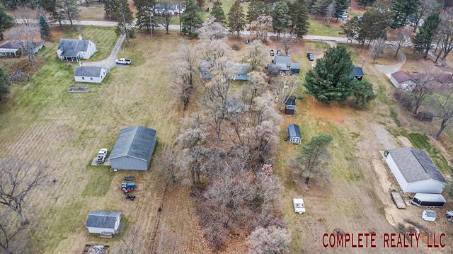 Builiding view thirty six for 6096 Gale, Davison, MI. 48423