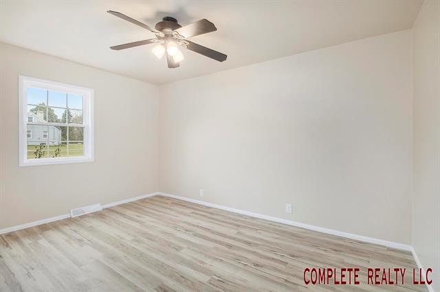 Builiding view twenty five for 6096 Gale, Davison, MI. 48423