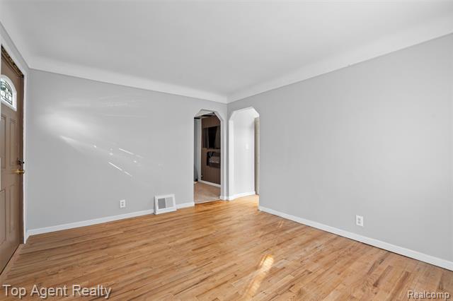 Builiding view five for 19780 Oakfield, Detroit, MI. 48235