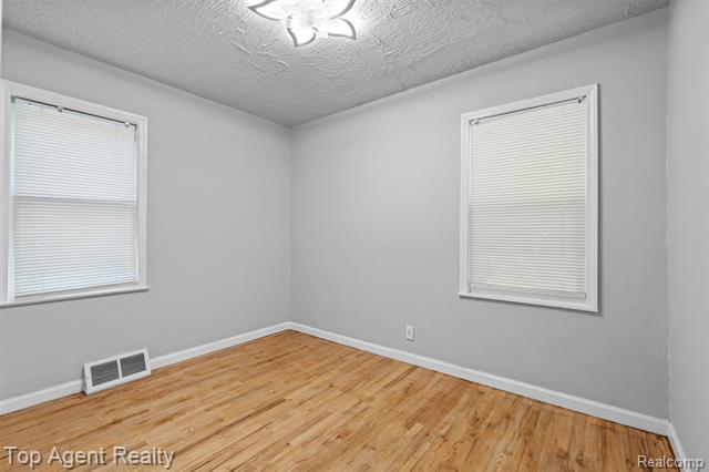 Builiding view nine for 19780 Oakfield, Detroit, MI. 48235