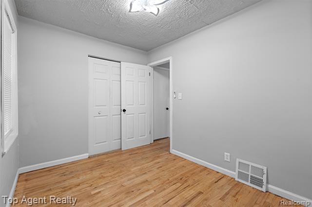 Builiding view ten for 19780 Oakfield, Detroit, MI. 48235