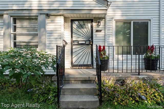 Builiding view three for 19780 Oakfield, Detroit, MI. 48235
