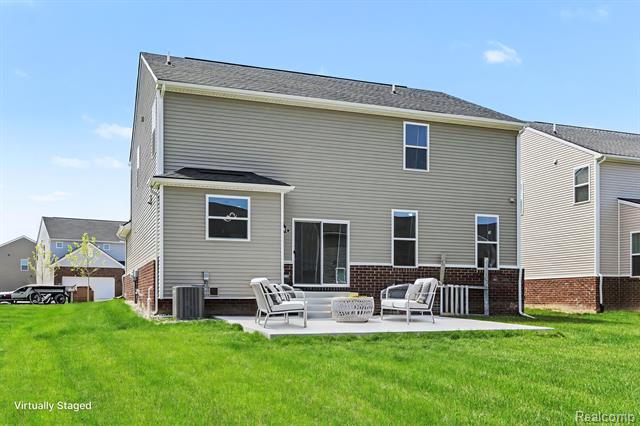 Builiding view twenty one for 58648 Losino, South Lyon, MI. 48178