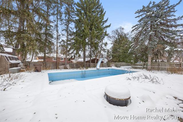 Builiding view twenty nine for 2463 Blanchard, Wyoming, MI. 49519