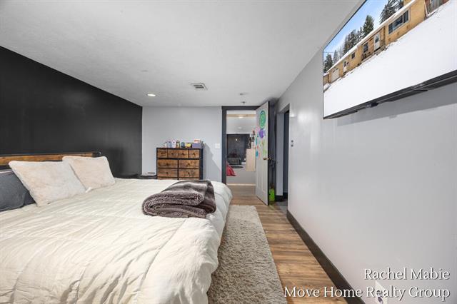 Builiding view twenty one for 2463 Blanchard, Wyoming, MI. 49519