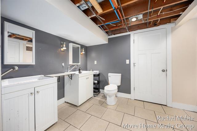 Builiding view twenty three for 2463 Blanchard, Wyoming, MI. 49519