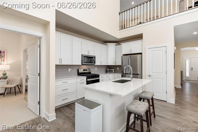 Builiding view eight for 5318 Trail Vista, West Bloomfield, MI. 48323