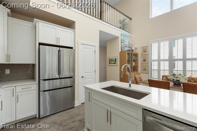 Builiding view nine for 5318 Trail Vista, West Bloomfield, MI. 48323