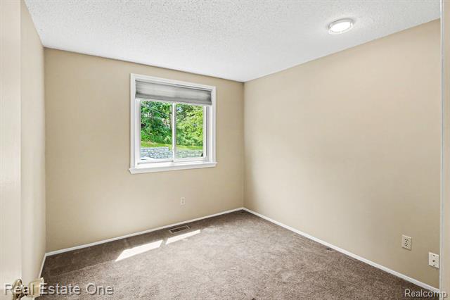 Builiding view twelve for 520 E Huron, Milford, MI. 48381