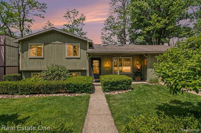 front view for 520 E Huron St, Milford, Mi. 48381