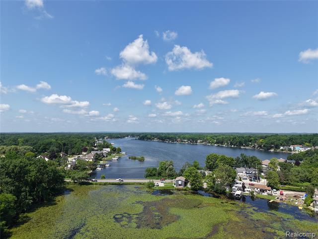 Builiding view seven for 3545 Union Lake, Commerce Township, MI. 48382