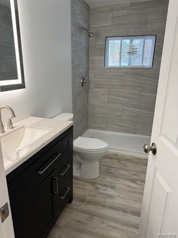 Builiding view ten for 3860 Tower Hill, Houghton Lake, MI. 48629