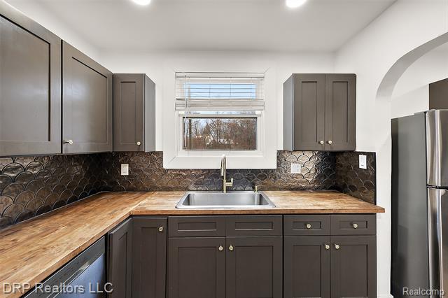 Builiding view nine for 14974 Cheyenne, Detroit, MI. 48227