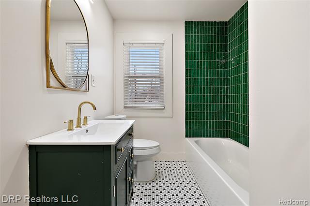 Builiding view twenty two for 14974 Cheyenne, Detroit, MI. 48227