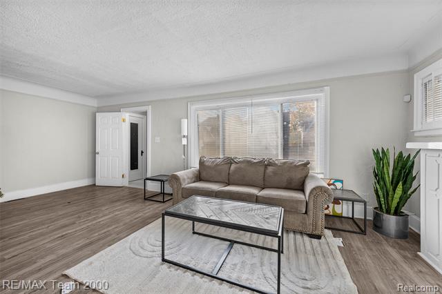 Builiding view eight for 16154 Cheyenne, Detroit, MI. 48235