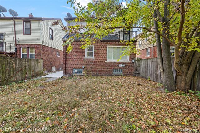 Builiding view three for 16154 Cheyenne, Detroit, MI. 48235