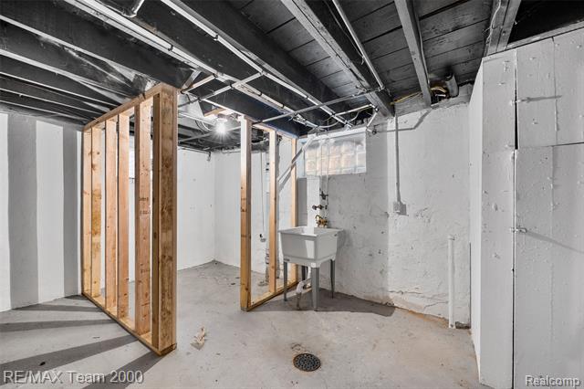 Builiding view twenty four for 16154 Cheyenne, Detroit, MI. 48235