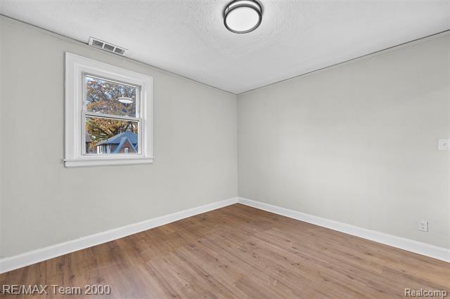 Builiding view twenty one for 16154 Cheyenne, Detroit, MI. 48235