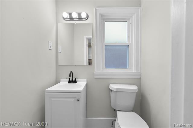 Builiding view twenty seven for 16154 Cheyenne, Detroit, MI. 48235