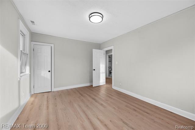 Builiding view twenty three for 16154 Cheyenne, Detroit, MI. 48235