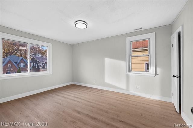 Builiding view twenty two for 16154 Cheyenne, Detroit, MI. 48235