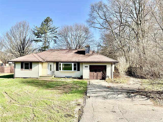 front view for 1685 E Clinton Trail, Charlotte, Mi. 48813