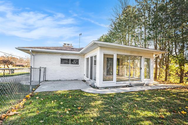 Builiding view twenty five for 1524 Sweet, Grand Rapids, MI. 49505